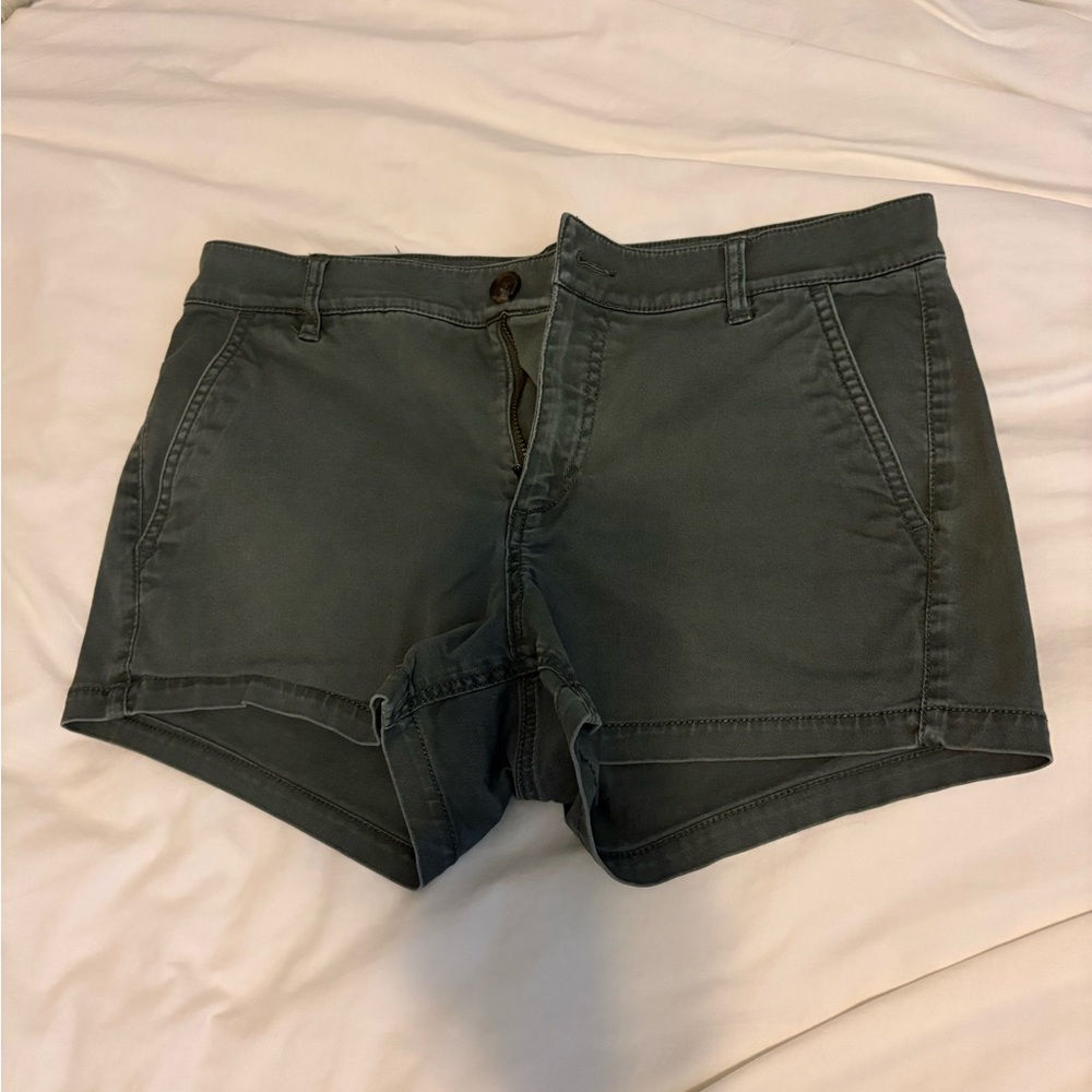 Express Utility Shorts - Olive Green